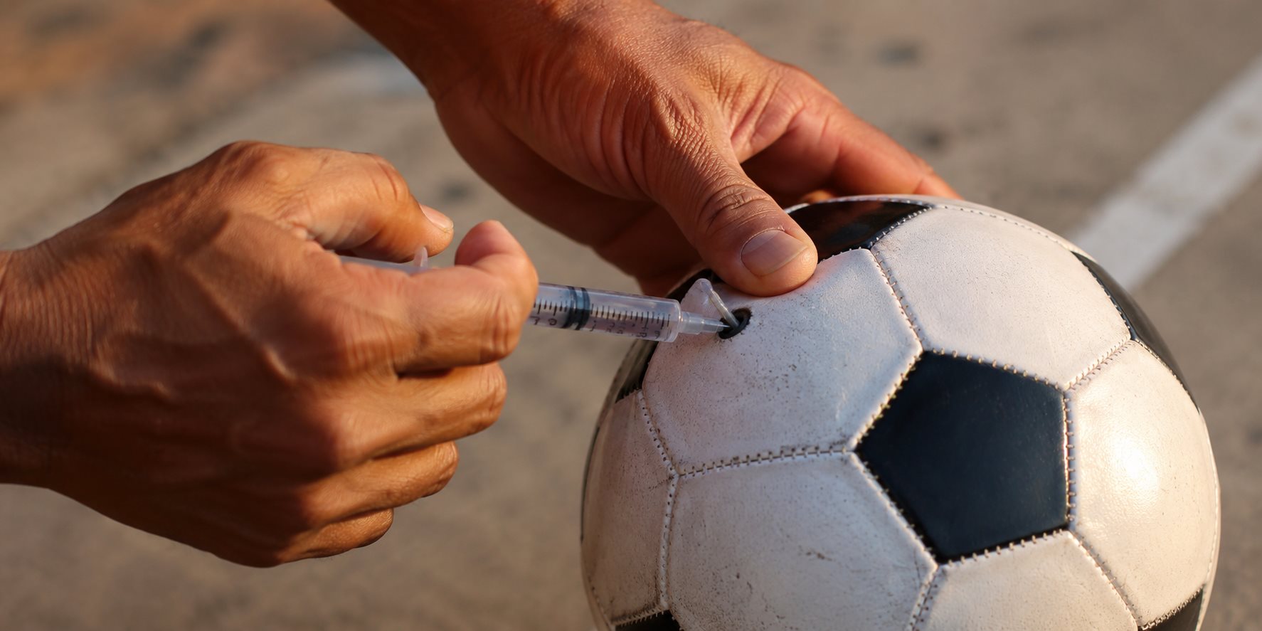 Como consertar bola furada em casa, sem remendo e sem desmontar nada